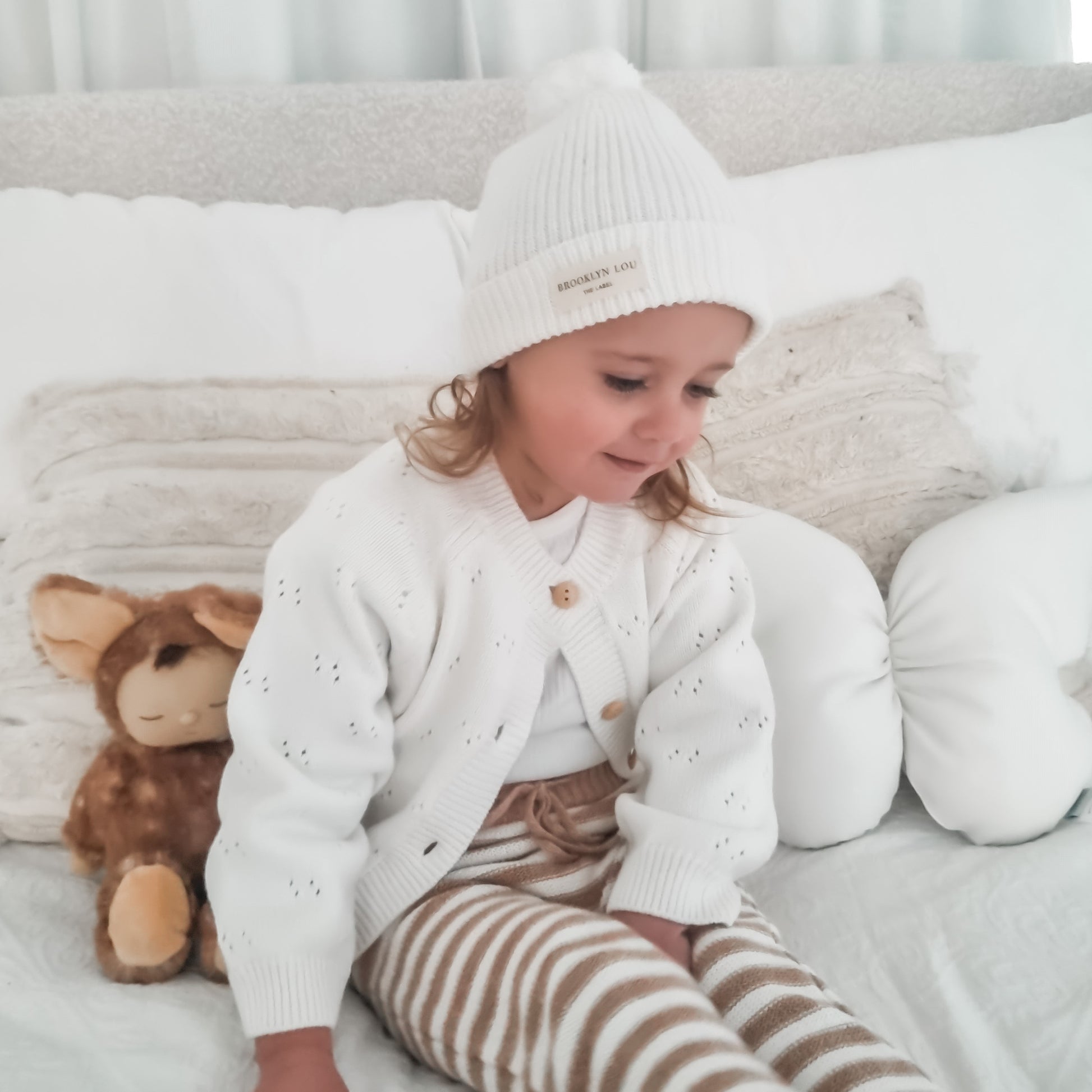 White Pointelle Knit Cardigan – Brooklyn & Bear